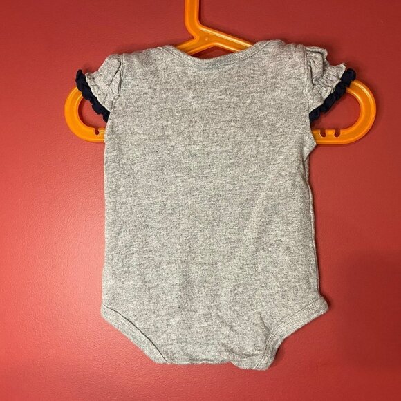 ⭐4 FOR $20⭐ NFL Baby Girl New England Patriots Grey Bodysuit - Size 0/3 M - Picture 2 of 2